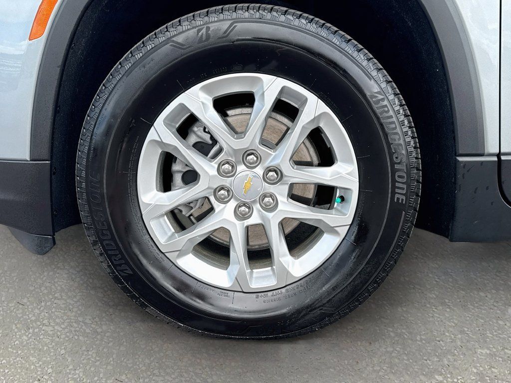 Used 2023 Chevrolet Traverse LS w/ Safety Package FWD image 29