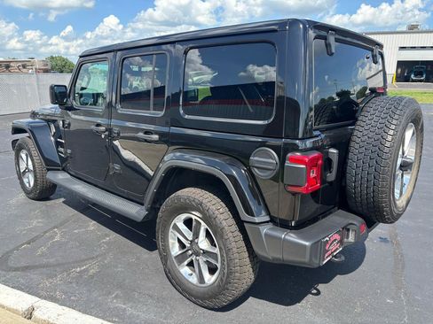Used 2022 Jeep Wrangler Unlimited Sahara w/ LED Lighting Group AWD/4WD image 5