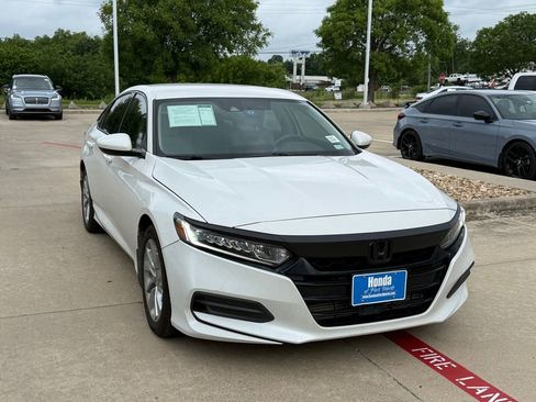 Used 2018 Honda Accord LX image 7
