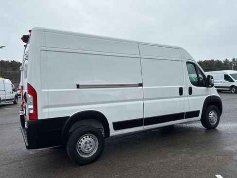 Used 2024 RAM ProMaster 2500 w/ Convenience Group image 16