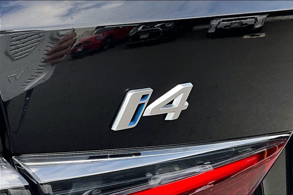 Used 2024 BMW i4 eDrive35 w/ Convenience Package RWD image 9