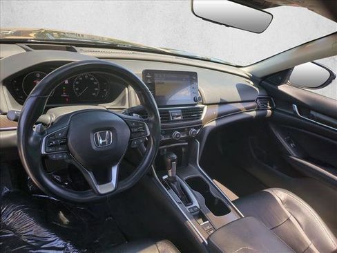 Used 2018 Honda Accord Touring image 19
