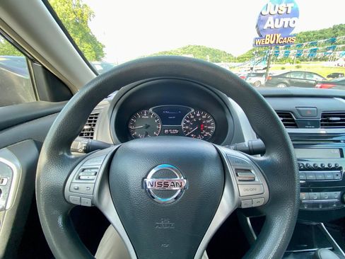 Used 2013 Nissan Altima 2.5 S FWD image 15