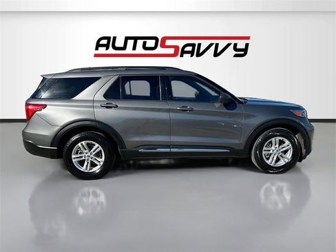 Used 2023 Ford Explorer XLT w/ Equipment Group 202A image 8