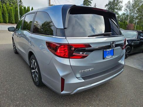 Used 2025 Honda Odyssey EX-L image 3