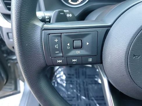 Used 2023 Nissan Rogue S image 21