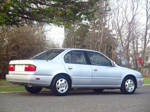 Used 1996 INFINITI G20 image 4