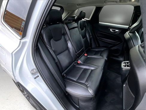Certified 2023 Volvo XC60 B6 Ultimate w/ Climate Package image 25