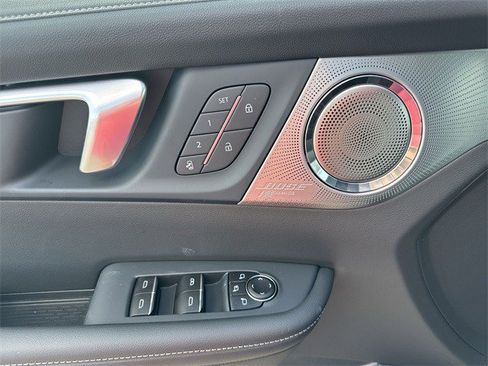 New 2026 Buick Enclave Avenir image 13