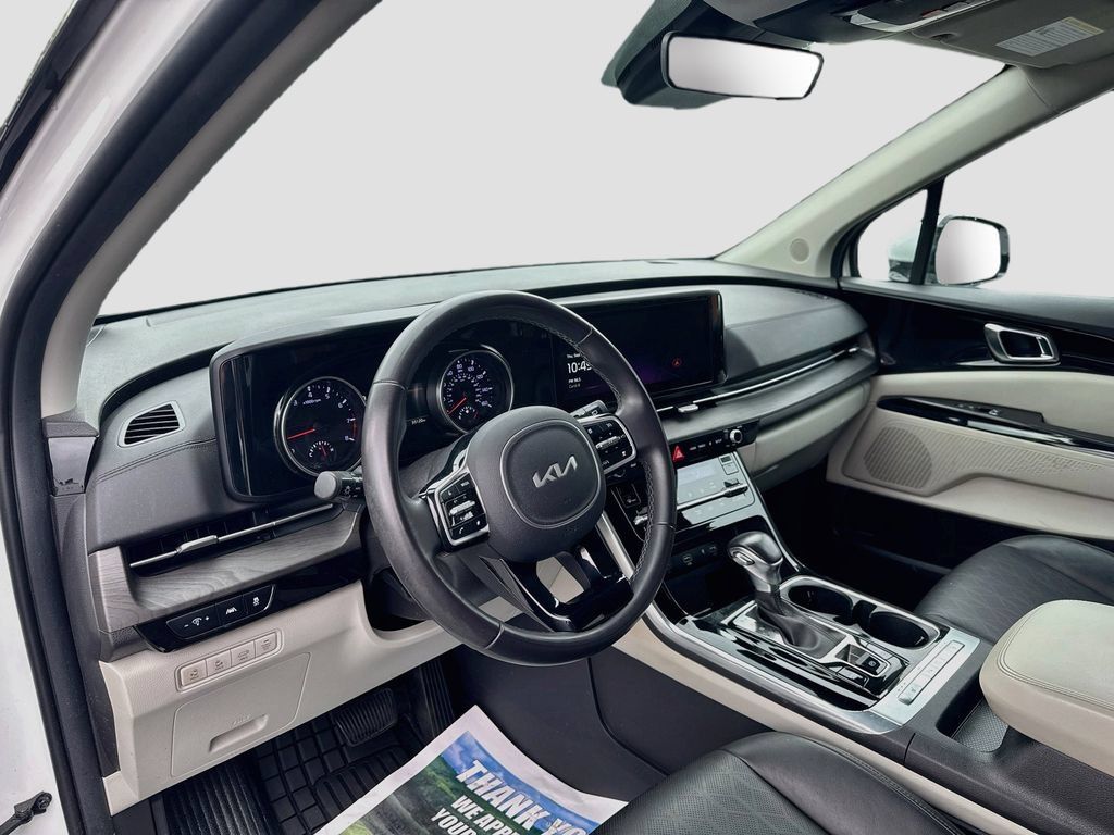 Certified 2024 Kia Carnival EX FWD image 12