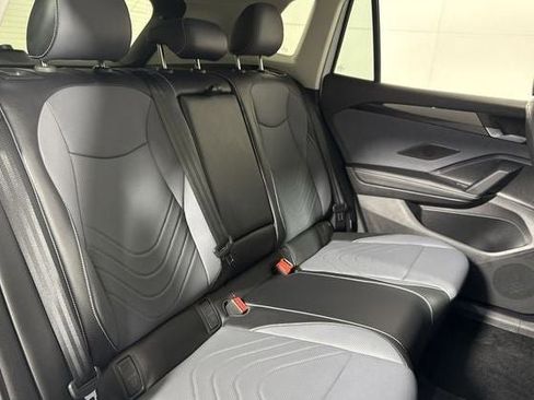 New 2026 Volkswagen Tiguan SE image 15