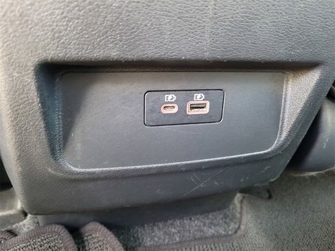 Used 2023 Nissan Frontier SV image 10