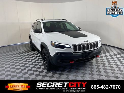 Used 2019 Jeep Cherokee Trailhawk AWD/4WD image 1