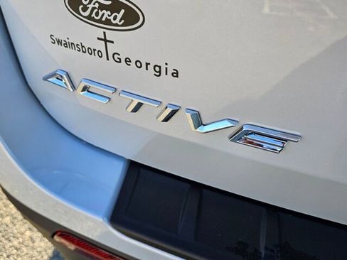 New 2026 Ford Explorer Active w/ Active Comfort Package image 12