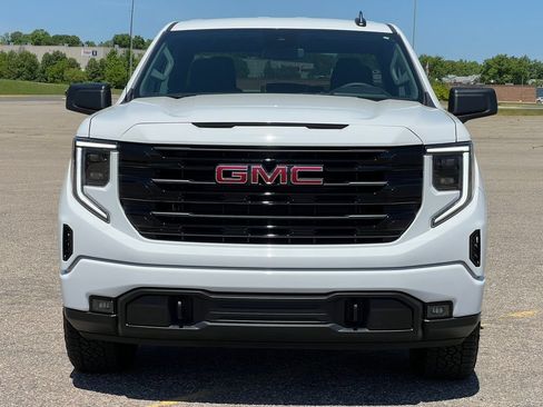 Used 2026 GMC Sierra 1500 Elevation AWD/4WD image 45