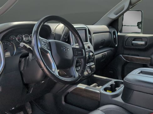 Used 2021 Chevrolet Silverado 1500 LT Trail Boss w/ Convenience Package II AWD/4WD image 9