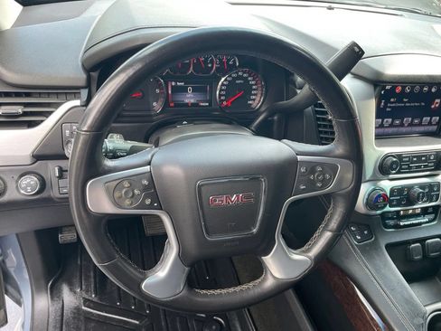 Used 2016 GMC Yukon XL SLT w/ Open Road Package AWD/4WD image 17