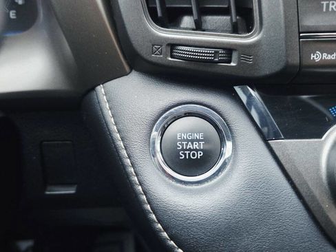 Used 2013 Toyota RAV4 Limited image 19