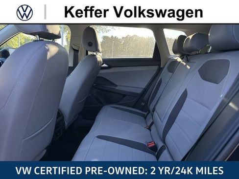 Certified 2023 Volkswagen Taos SE FWD image 28
