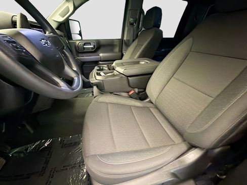 Used 2025 Chevrolet Silverado 2500 Custom w/ Custom Value Package image 10