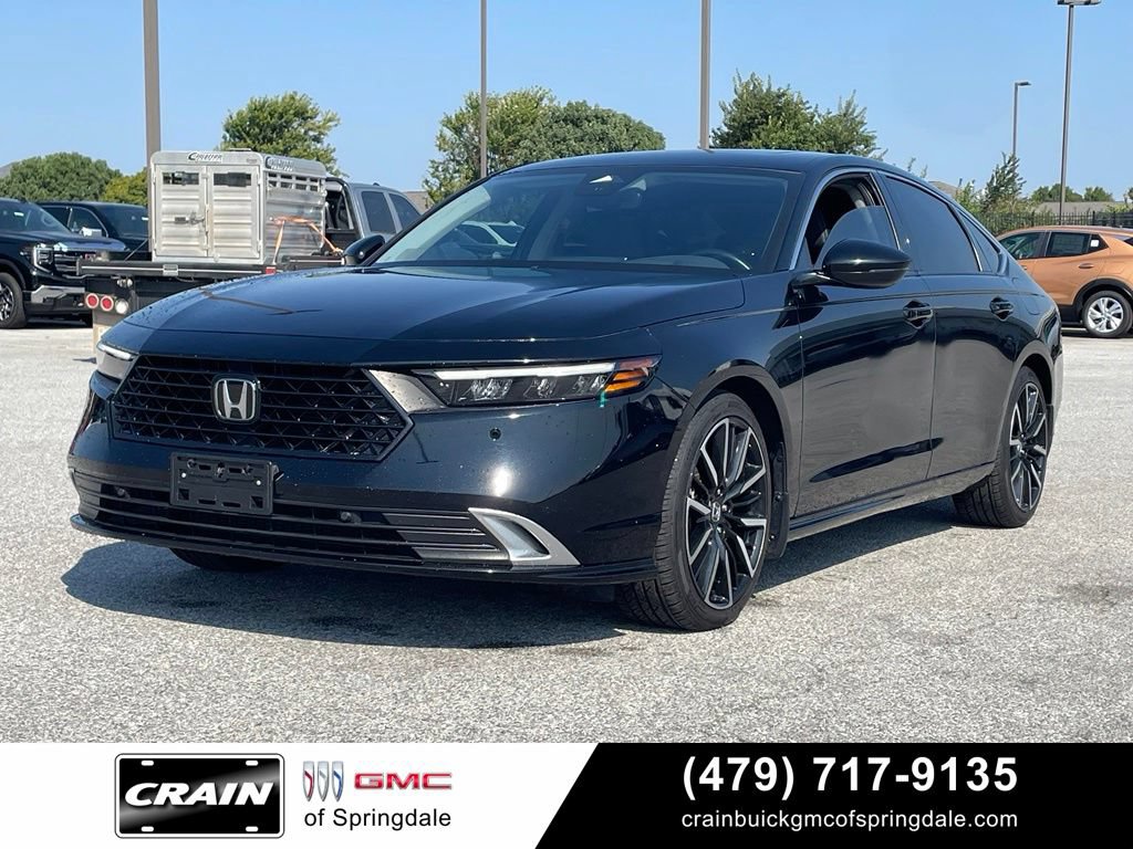 Used 2025 Honda Accord Touring image 3