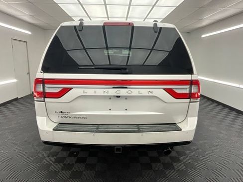 Used 2017 Lincoln Navigator Reserve AWD/4WD image 25