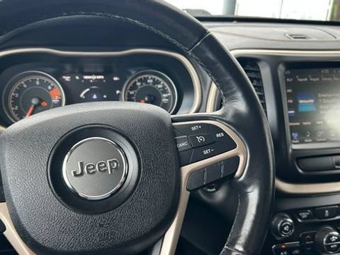 Used 2016 Jeep Cherokee Limited AWD/4WD image 19