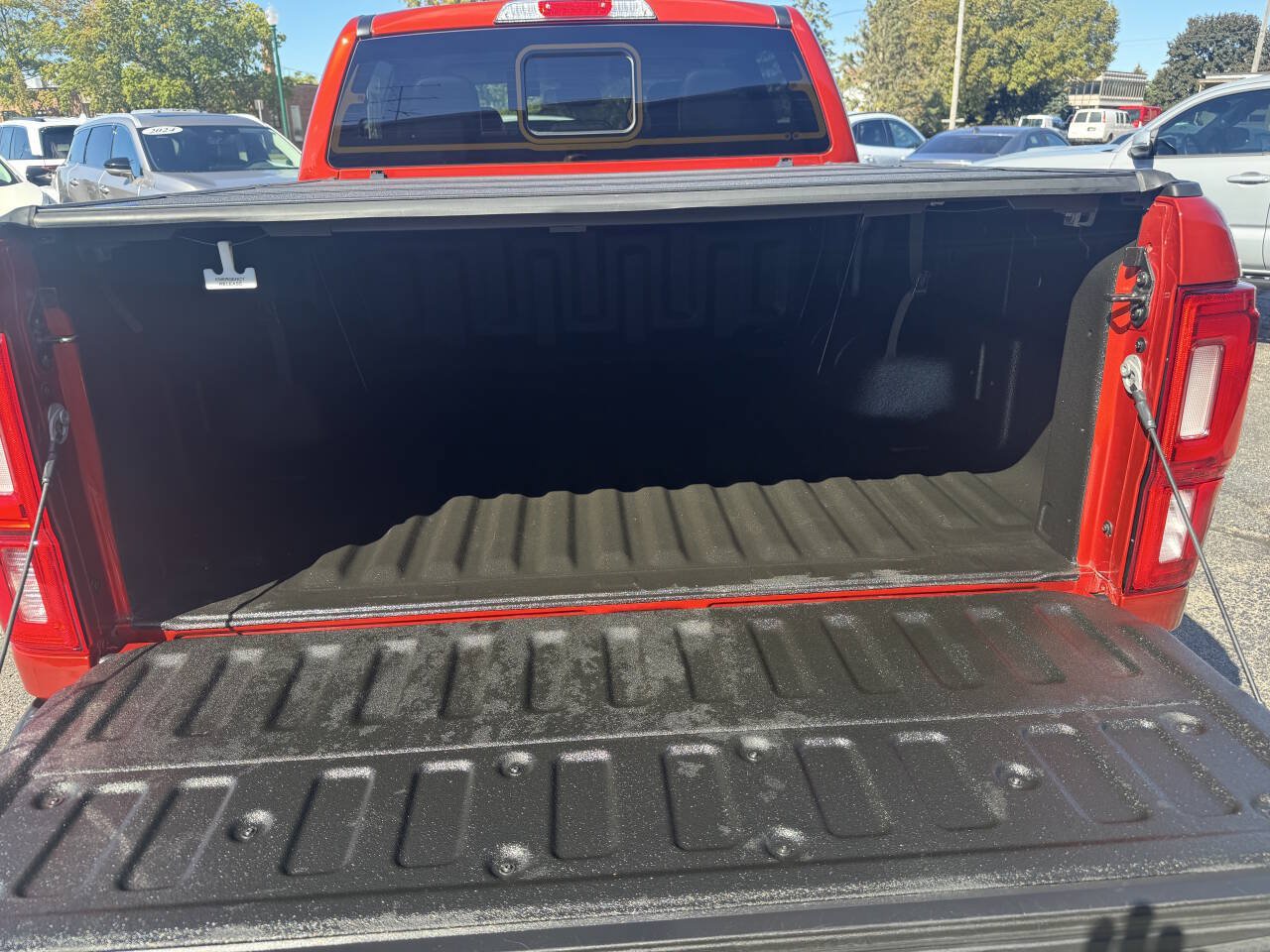 Used 2023 Ford Ranger Lariat w/ Tremor Off-Road Package AWD/4WD image 17