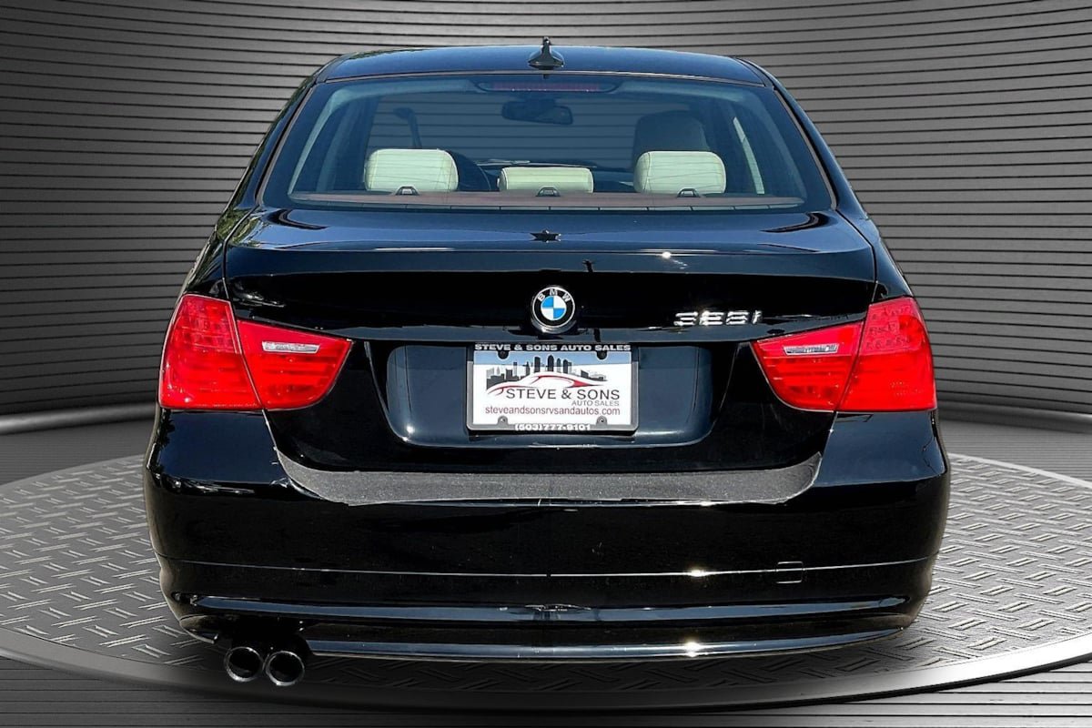 Used 2011 BMW 328i Sedan RWD image 5