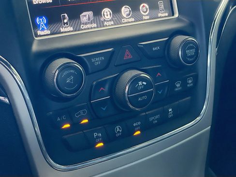 Used 2016 Jeep Grand Cherokee High Altitude AWD/4WD image 12