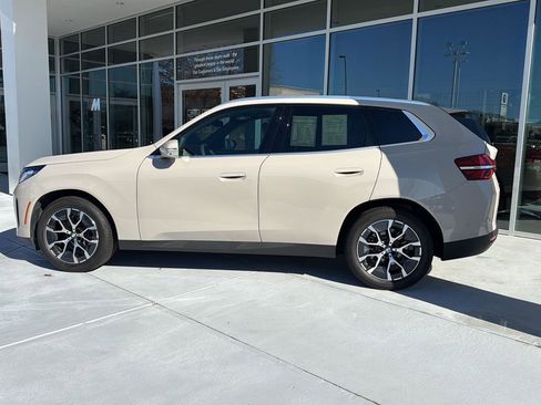 Used 2025 BMW X3 xDrive30i w/ Premium Package image 3