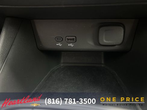 Used 2025 Buick Envista Preferred image 33