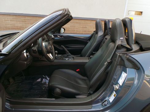 Certified 2021 MAZDA MX-5 Miata Grand Touring RWD image 27