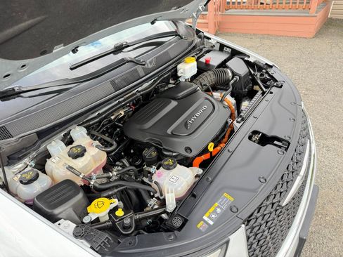 Used 2022 Chrysler Pacifica Touring-L FWD image 80