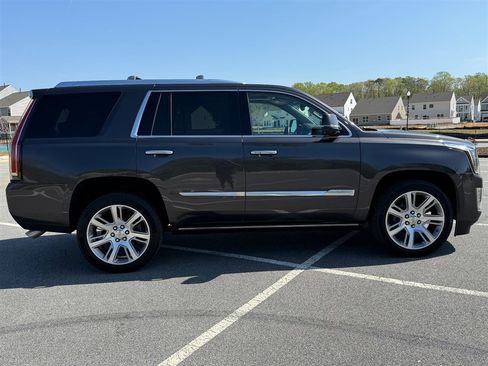 Used 2016 Cadillac Escalade Premium image 6