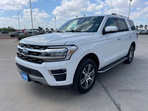 Used 2023 Ford Expedition Limited image 5