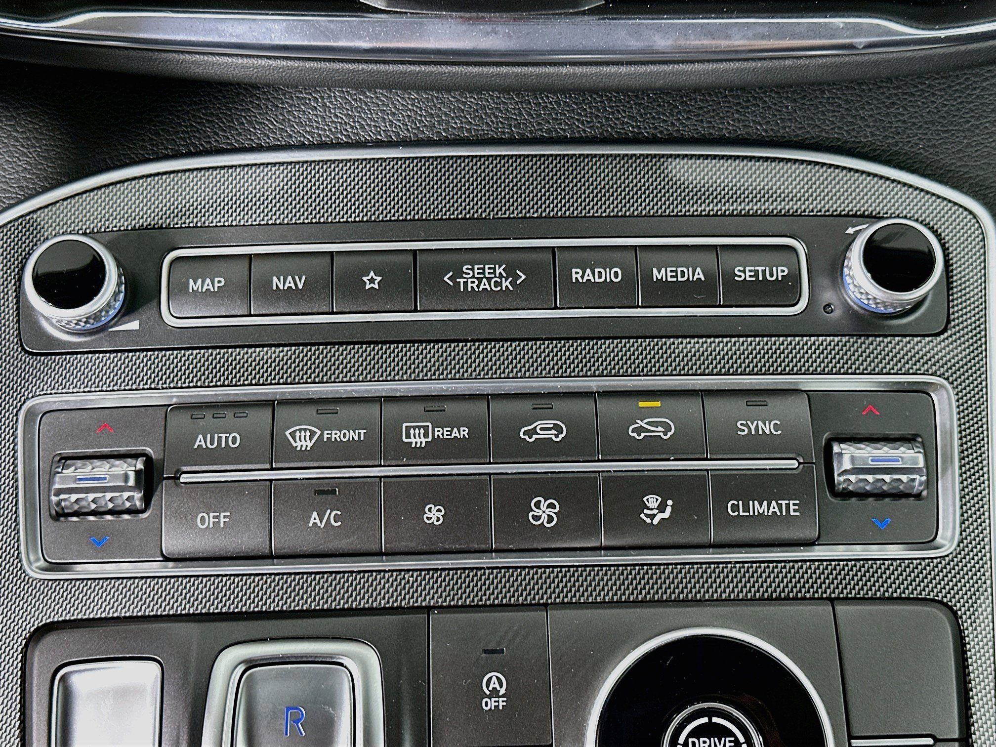 Used 2023 Hyundai Santa Fe SEL FWD image 23