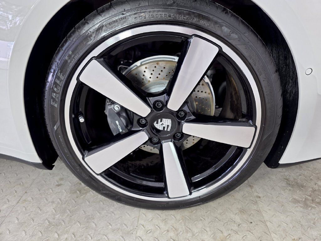 Used 2025 Porsche 911 Carrera RWD image 14