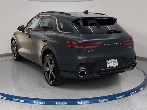 Used 2024 Genesis GV70 2.5T w/ Sport Prestige Package image 9
