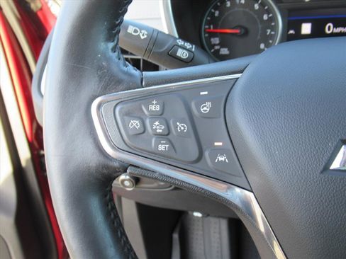 Used 2021 Chevrolet Equinox Premier image 18