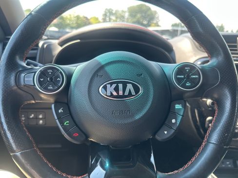 Used 2017 Kia Soul ! w/ Tech Package FWD image 18