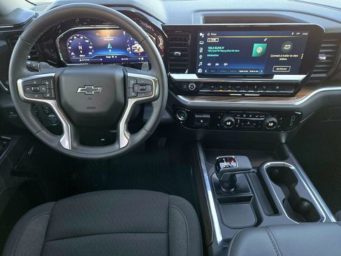 Used 2025 Chevrolet Silverado 1500 LT Trail Boss w/ Convenience Package II image 13