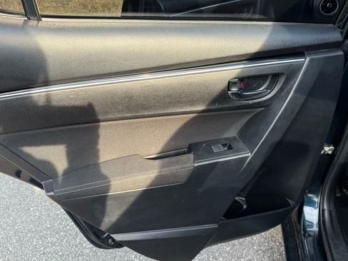 Used 2019 Toyota Corolla LE FWD image 14