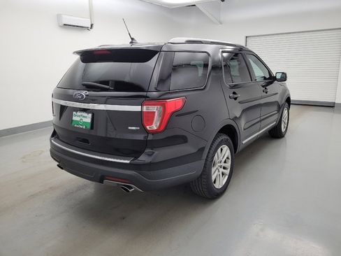 Used 2018 Ford Explorer XLT w/ Equipment Group 202A AWD/4WD image 9