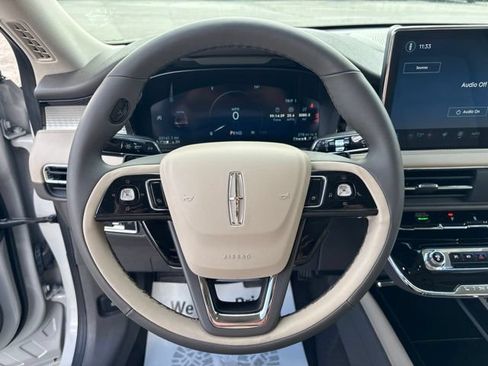 Used 2024 Lincoln Corsair AWD w/ Equipment Group 101A image 18