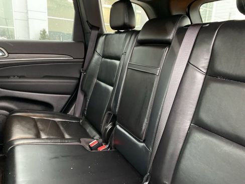 Used 2022 Jeep Grand Cherokee Limited image 17