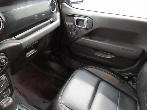 Used 2021 Jeep Wrangler Unlimited Sahara image 22