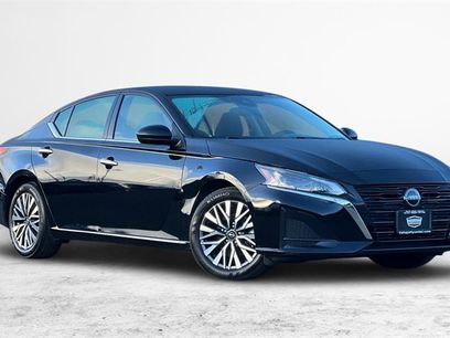 Used 2024 Nissan Altima 2.5 SV