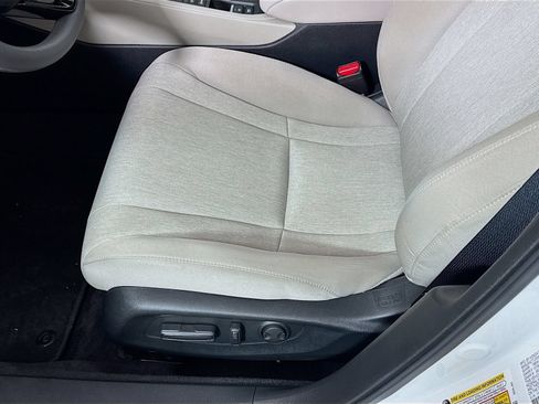 Certified 2025 Honda Accord SE image 18