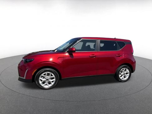 Used 2025 Kia Soul LX w/ LX Technology Package FWD image 9
